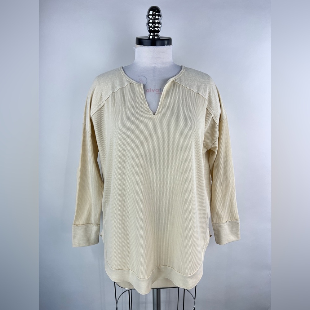💚 3049. Basic Textured Cream Long Sleeve V-Neck Top